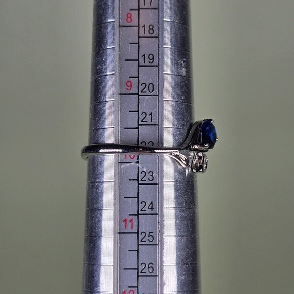 Leaf Design Ring With Blue and White CZ Accents Size 9.75 (NWOT) - Picture 6 of 6